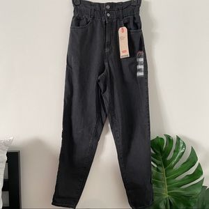 NEW Levi's high waisted taper jogger mom jeans